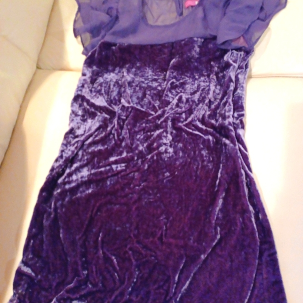 Girl's purple velvet dress size M